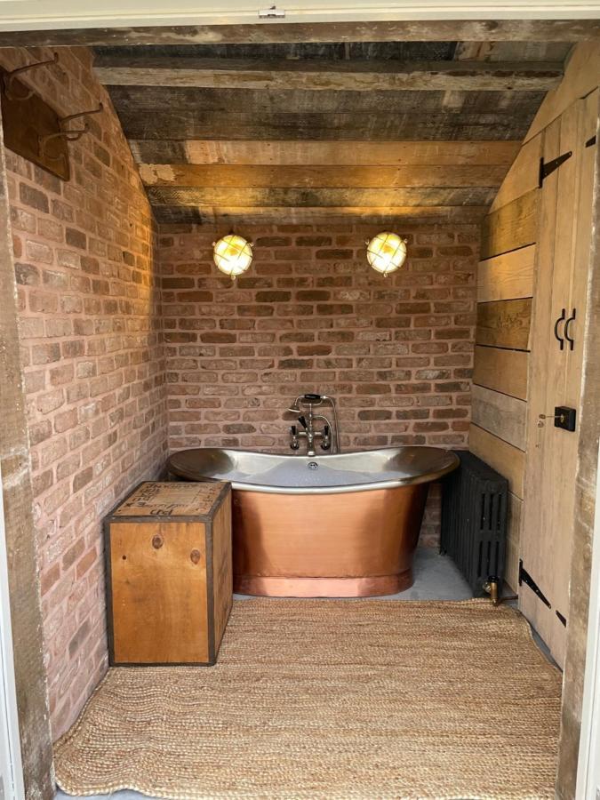 The Walled Garden At Cheshire Boutique Bathhouse Nantwich Exteriör bild