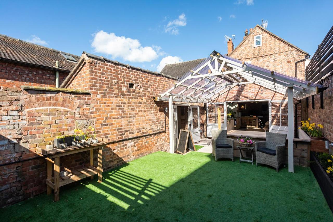 The Walled Garden At Cheshire Boutique Bathhouse Nantwich Exteriör bild
