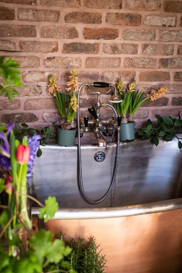 The Walled Garden At Cheshire Boutique Bathhouse Nantwich Exteriör bild