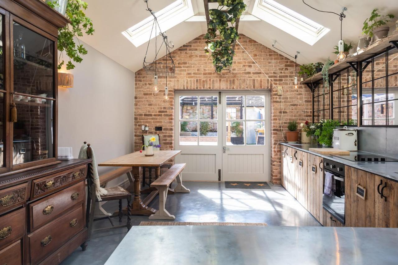The Walled Garden At Cheshire Boutique Bathhouse Nantwich Exteriör bild