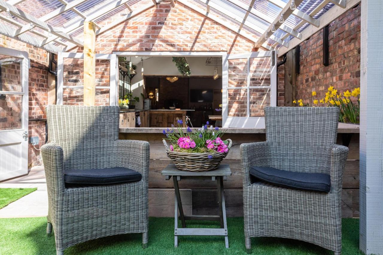 The Walled Garden At Cheshire Boutique Bathhouse Nantwich Exteriör bild