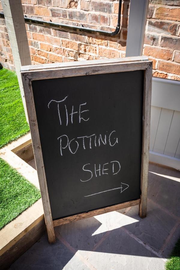 The Walled Garden At Cheshire Boutique Bathhouse Nantwich Exteriör bild
