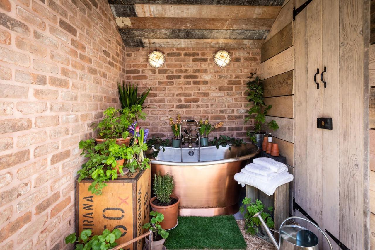 The Walled Garden At Cheshire Boutique Bathhouse Nantwich Exteriör bild